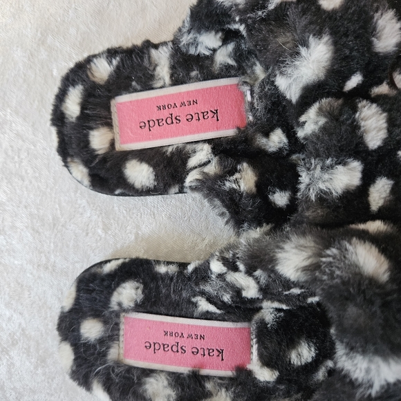 NEW Kate Spade Black and White Fuzzy Slides Size 10 - Picture 2 of 4
